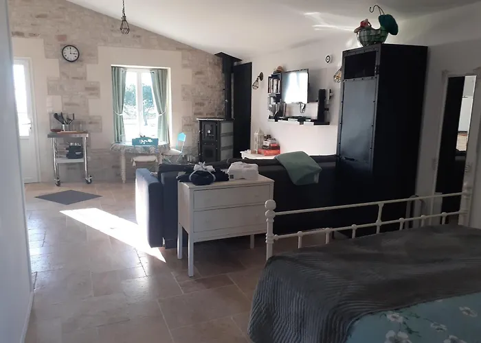 Le Du Petit Chenac Apartamento